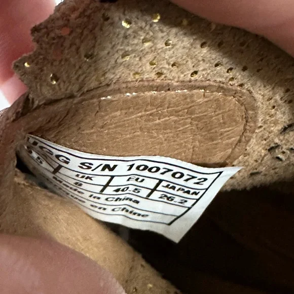 UGG booties size 9.5 - Picture 11 of 15